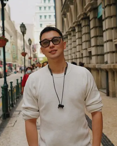 Ritratto di Er Cao, Senior Fashion & Visual Designer