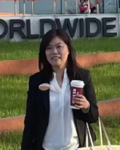 Ritratto di Sonia, E-commerce Operations Manager – Platform Expert